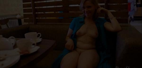  Flashing in the cafe